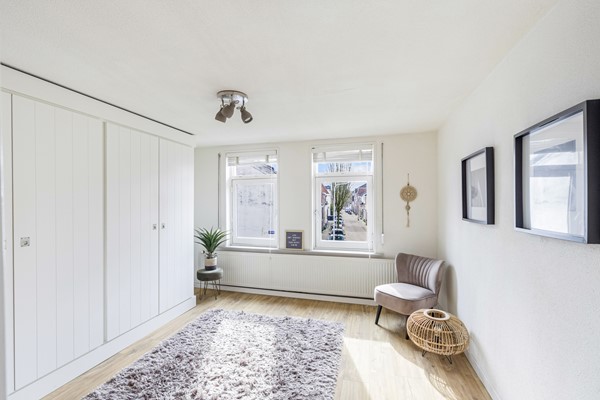 Foto - Te koop: Karakteristieke tussenwoning met garage in Tilburg!